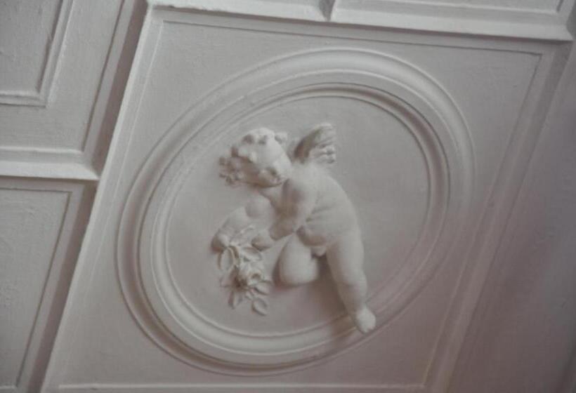 اتاق استاندارد سه تخته با سرویس بهداشتی مشترک, Il Ciottolo