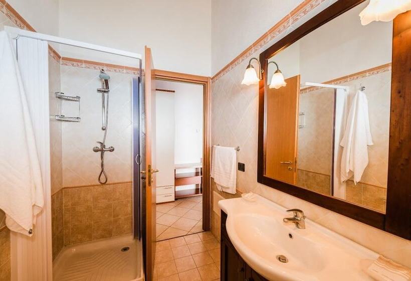 آپارتمان 2 خوابه با چشم‌انداز دریا, Villaggio Punta Alice Srl