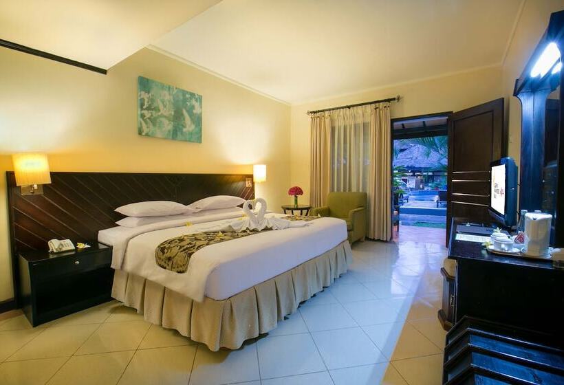 اتاق لوکس با چشم‌انداز استخر, Legian Paradiso