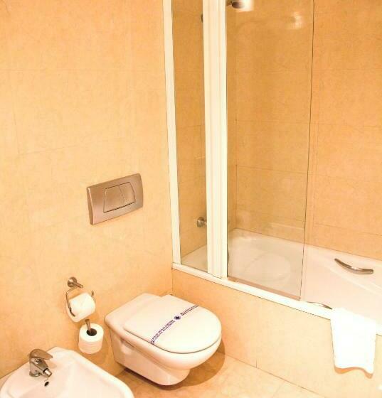 Habitación Triple Estándar, Mediterraneo