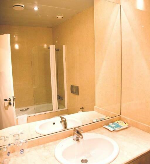 Habitación Estándar Vista Piscina, Mediterraneo