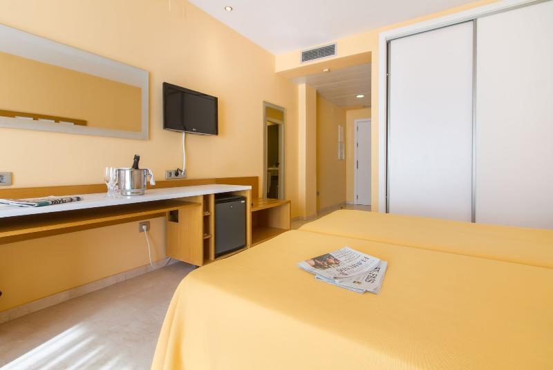 Habitación Cuádruple Estándar, Mediterraneo