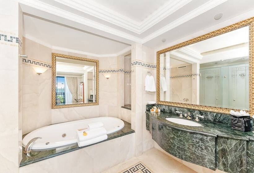 סוויטה דלוקס, Imperial Hotel Gold Coast