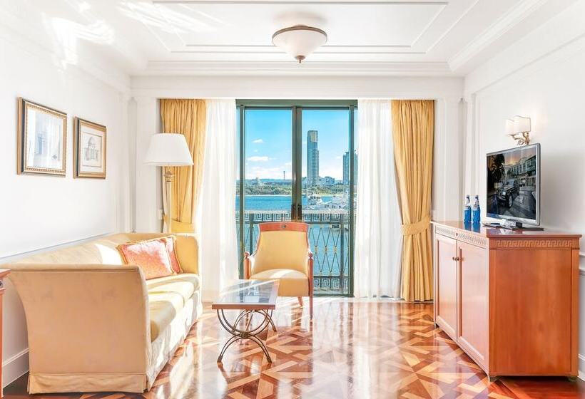 Люкс, Imperial Hotel Gold Coast