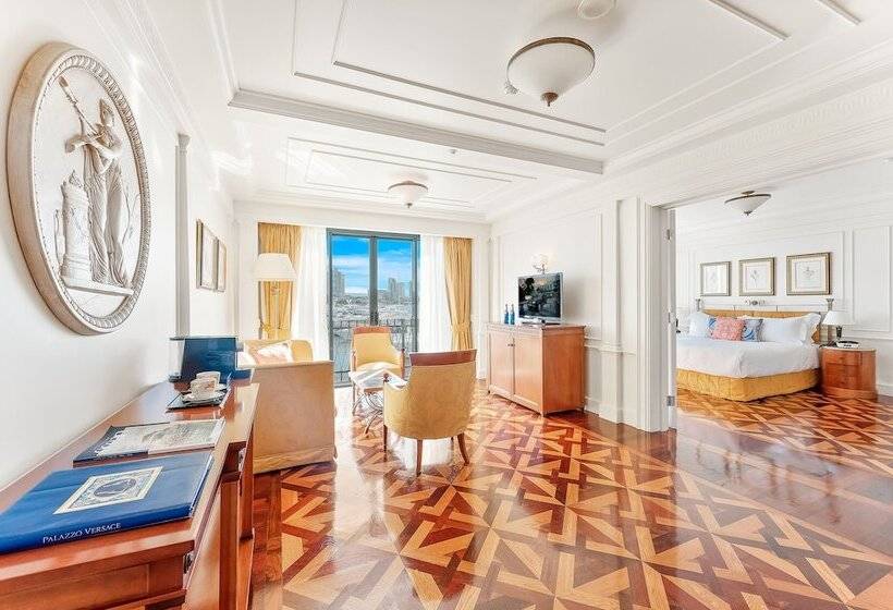 Люкс, Imperial Hotel Gold Coast