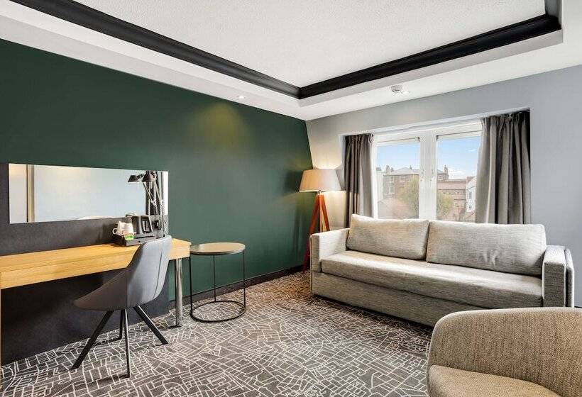 Семейный Номер, Radisson Hotel York