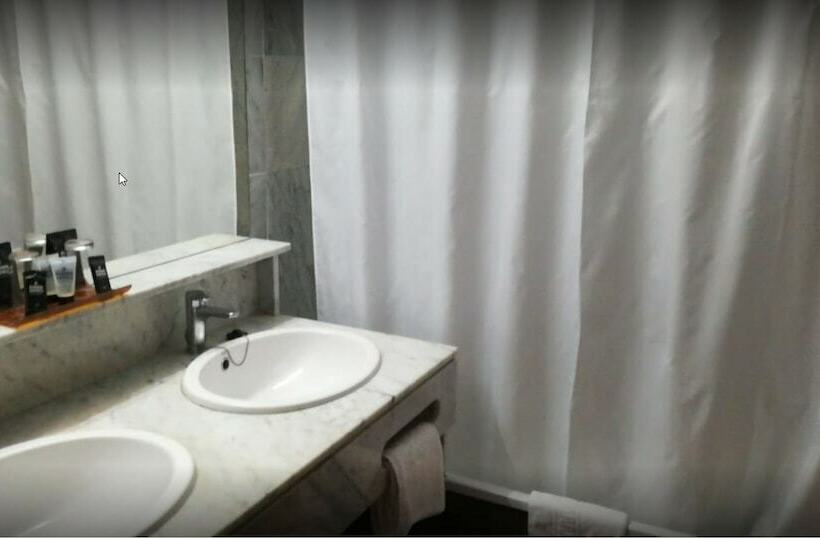 اتاق خانوادگی, Evenia Olympic Suites