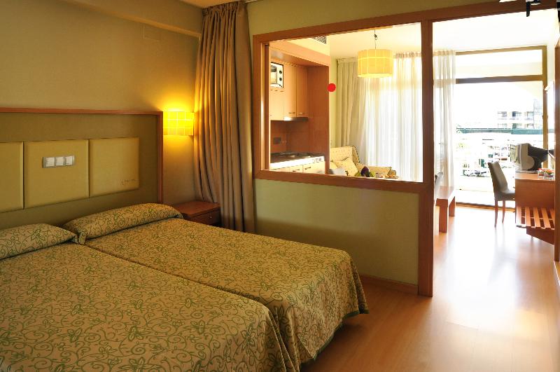 اتاق خانوادگی, Evenia Olympic Suites