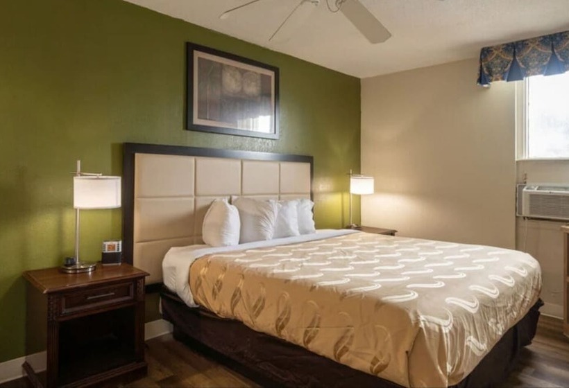 스탠다드 룸 더블 침대, Quality Inn & Suites On The Beach