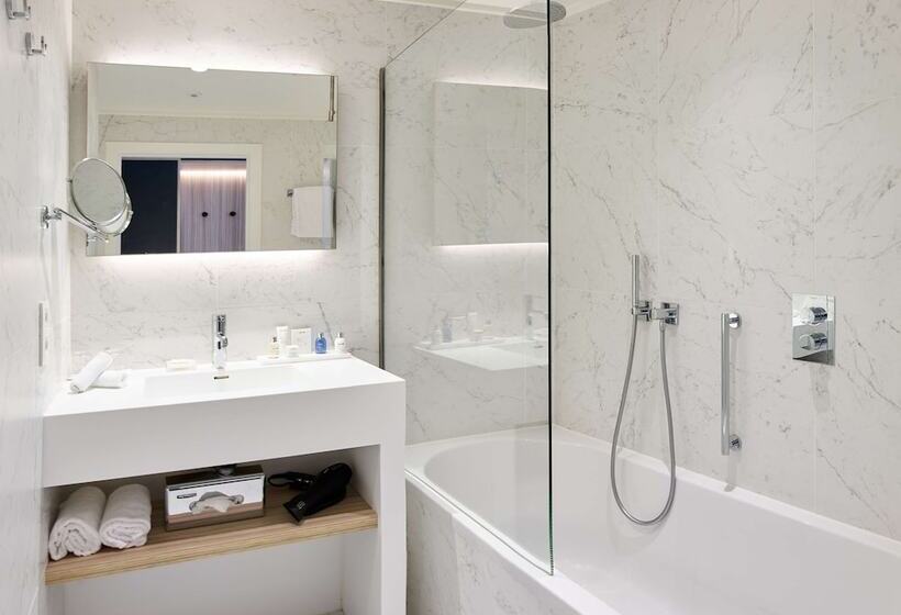 Номер Премиум, Radisson Blu Balmoral
