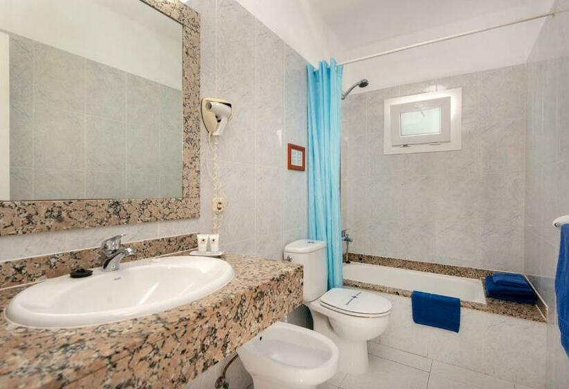 Апартаменты 2 Спальни, Rocas Blancas Apartments
