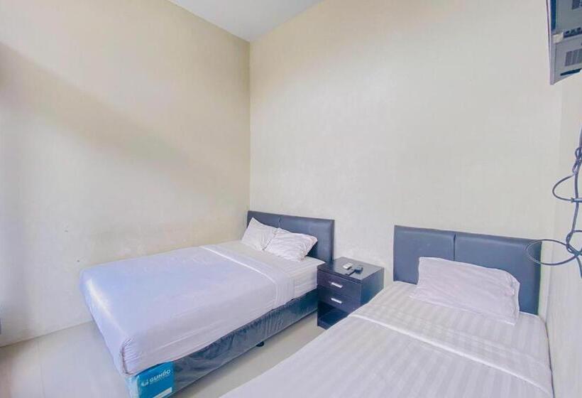 Номер Superior, Reddoorz Syariah Near Universitas Muhammadiyah Jember