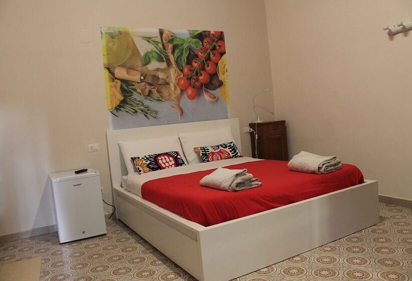 اتاق استاندارد سه نفره, A Casa Mia