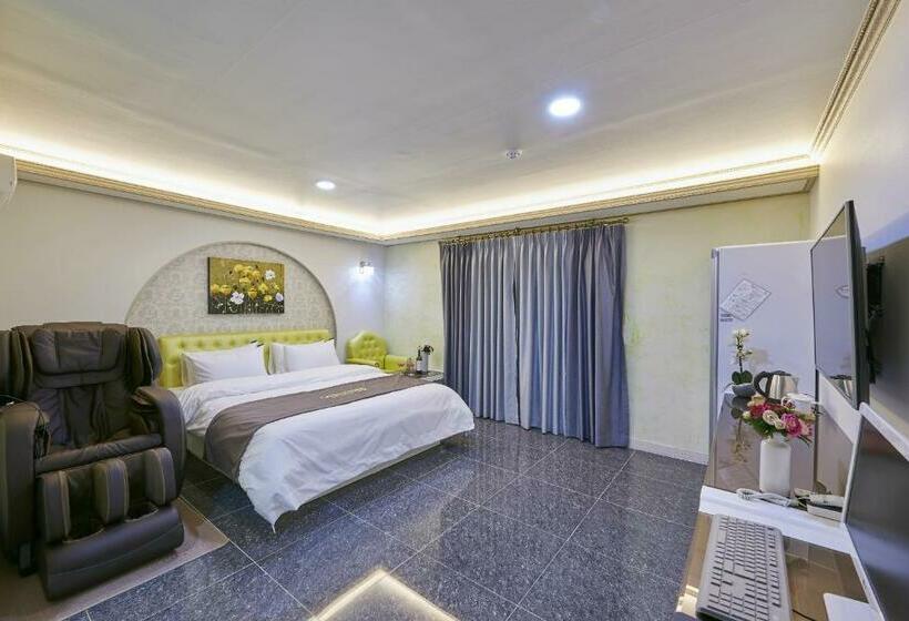 Номер Deluxe, Hound Hotel Sangmu