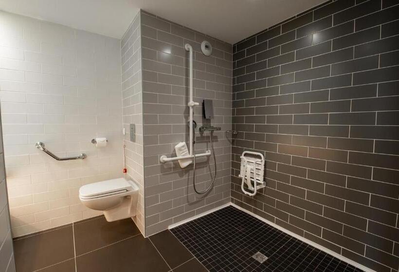 Номер Стандарт Адаптированный для Инвалидов, Holiday Inn Express   Arcachon   La Teste, An Ihg