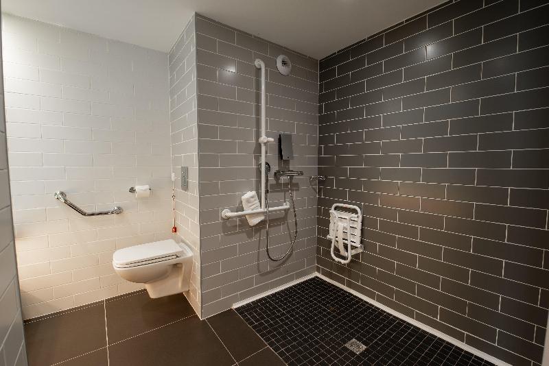 Номер Стандарт Адаптированный для Инвалидов, Holiday Inn Express   Arcachon   La Teste, An Ihg