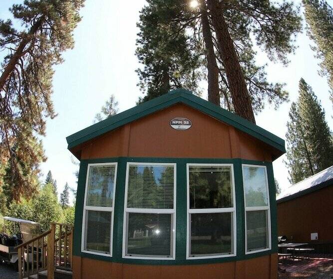 Хижина Deluxe, Crater Lake Resort