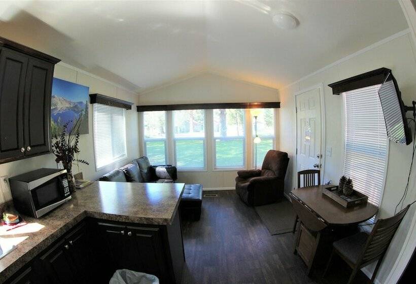 Хижина Deluxe, Crater Lake Resort