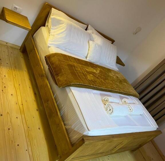 家庭间, Guesthouse Riverside