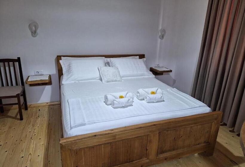 家庭间, Guesthouse Riverside