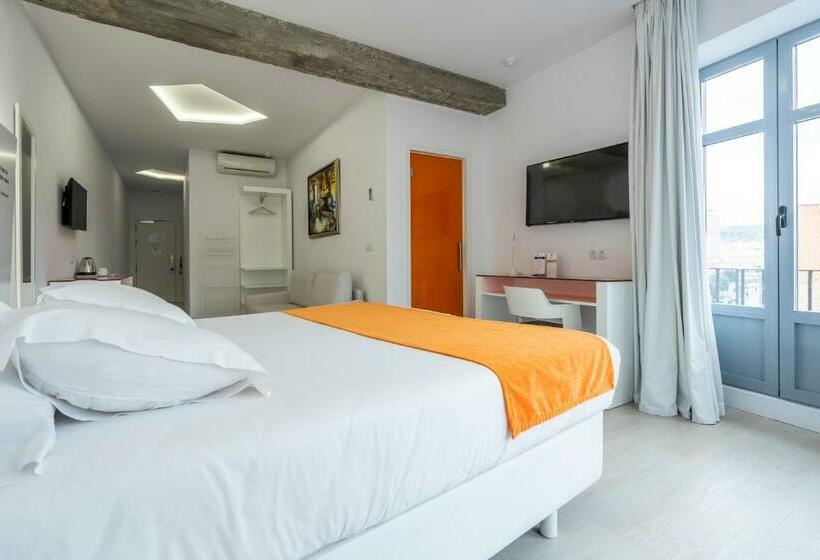 اتاق استاندارد چهارنفره با بالکن, Atarazanas Malaga Boutique