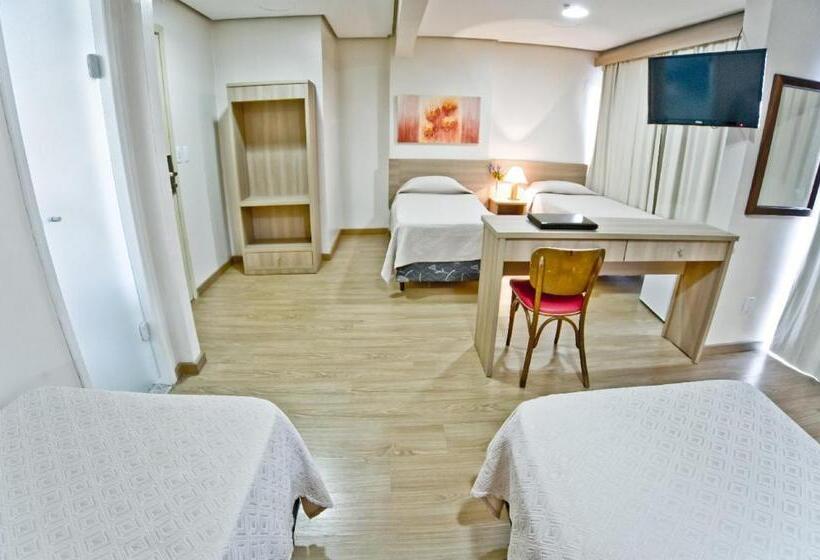 Четырехместный Номер Стандарт, Dan Inn Express Porto Alegre   Próximo Ao Araújo Vianna E Ao Complexo Hospitalar Santa Casa