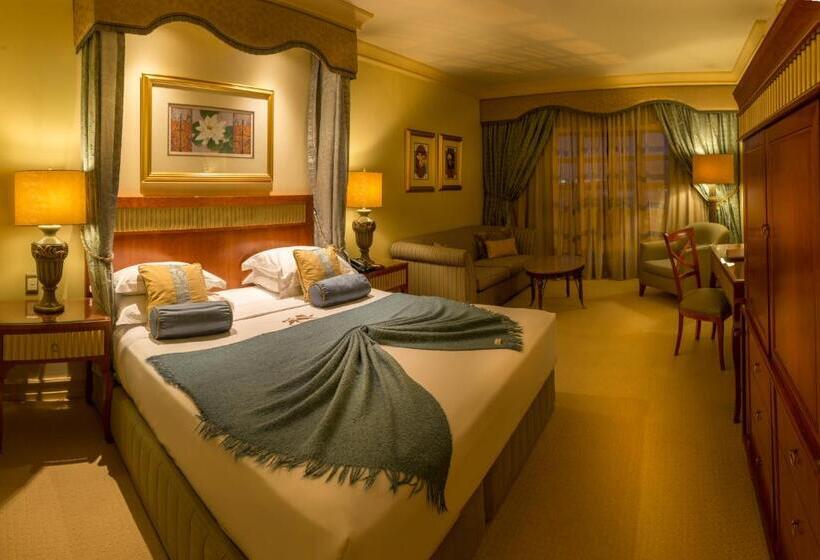 اتاق لوکس با تخت بزرگ, Peermont D Oreale Grande At Emperors Palace
