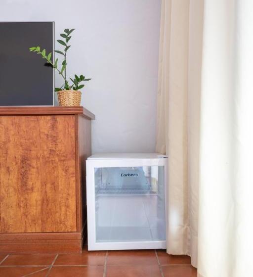 Quarto Triplo Estandar com Sacada, Surfescape Fuerteventura