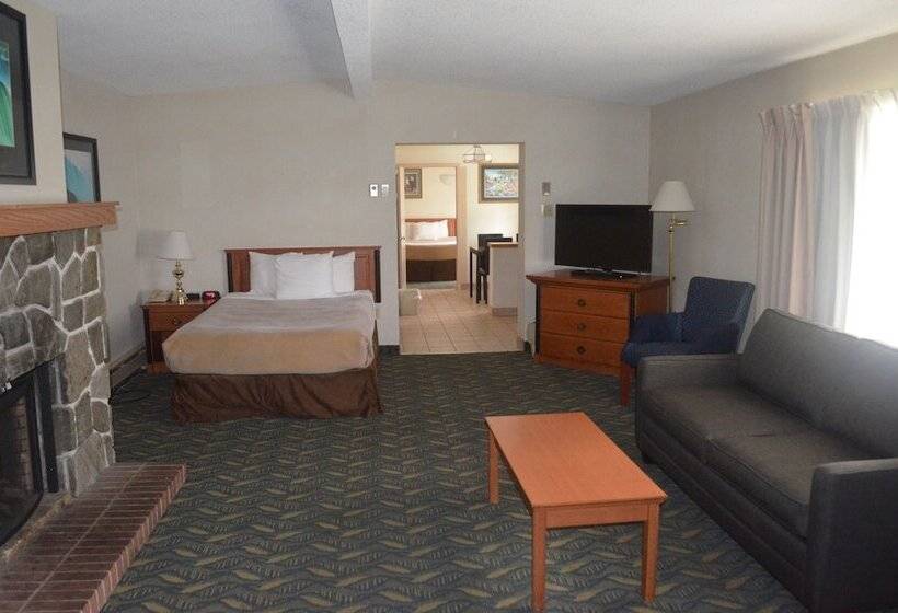 スイート, Travelodge By Wyndham Niagara Falls At The Falls