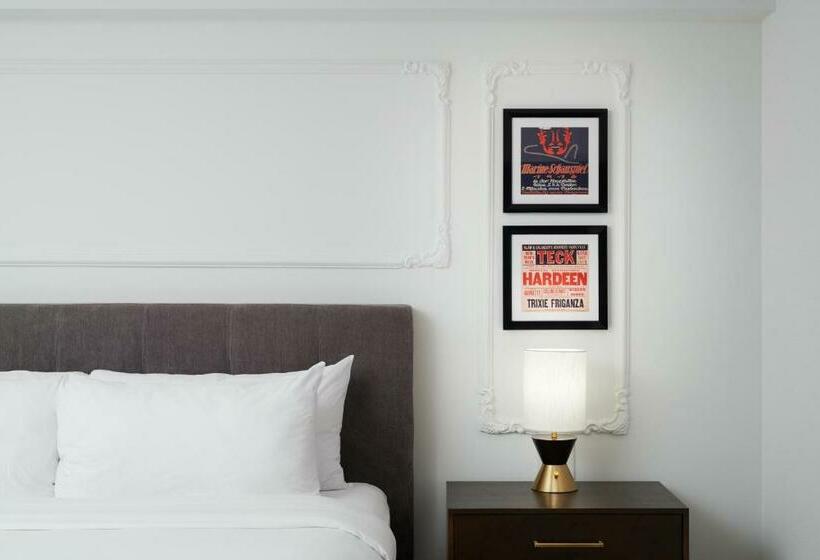 اتاق استاندارد با تخت بزرگ, Pantages Hotel Toronto Centre