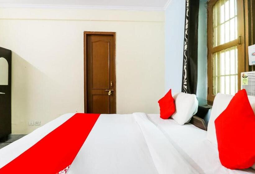 Triple Classic Room, Flagship Maurya Residency