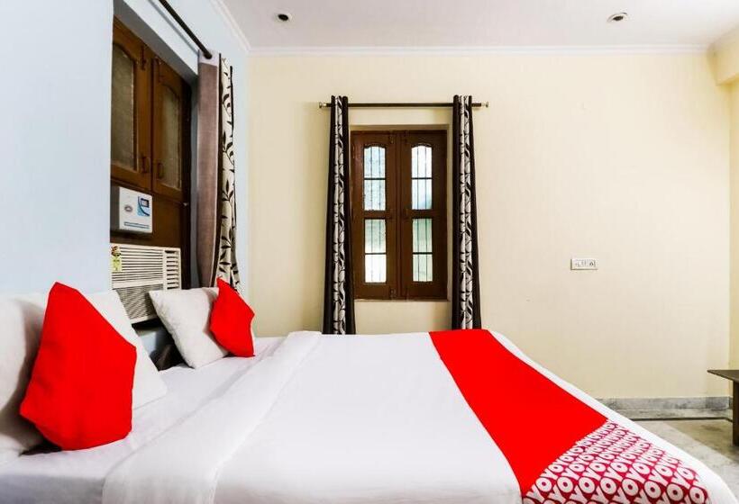 Triple Classic Room, Flagship Maurya Residency