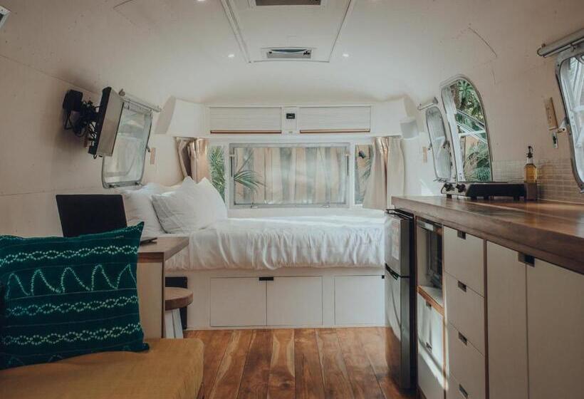 Quarto Estandar, Airstream By The Sea