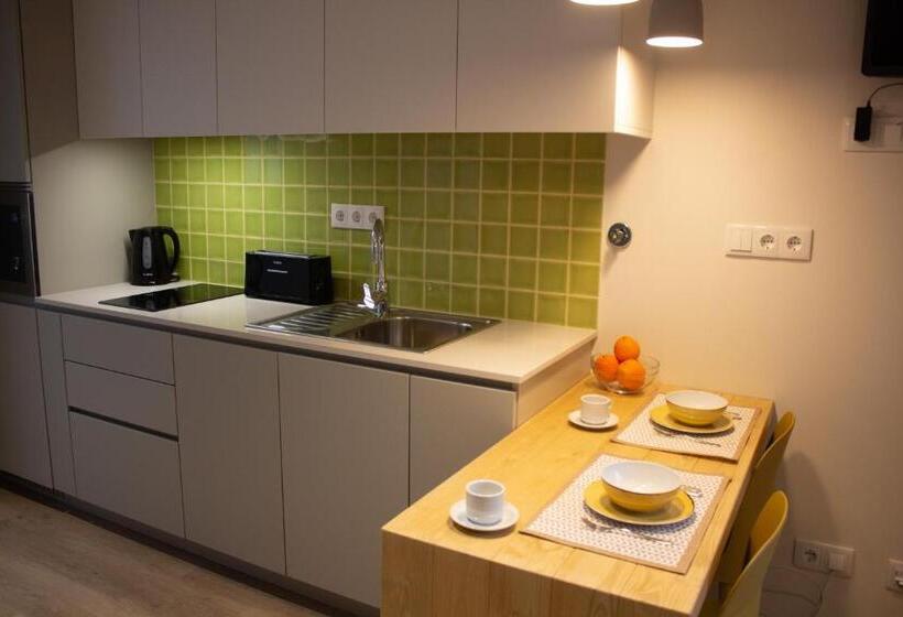 استودیو استاندارد با بالکن, Cardeal Suites & Apartments
