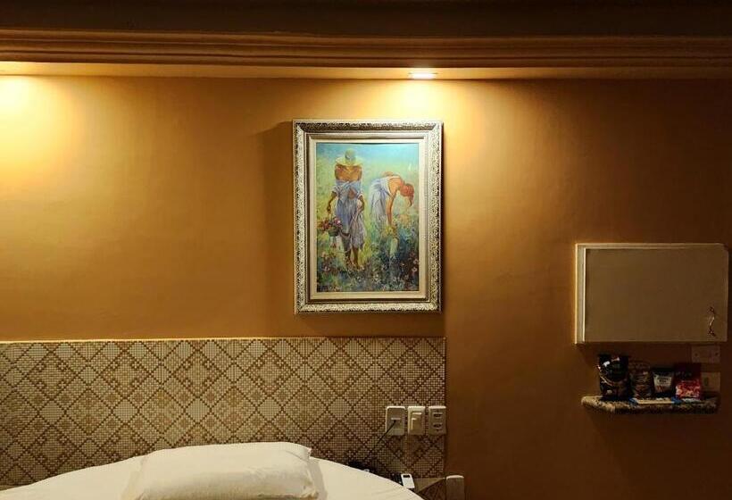 스위트, Fada Hotel   Motel Adults Only