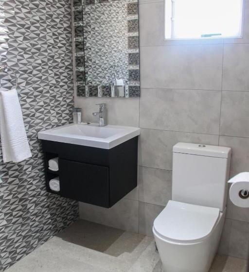 חדר דלוקס, The Cato Suites