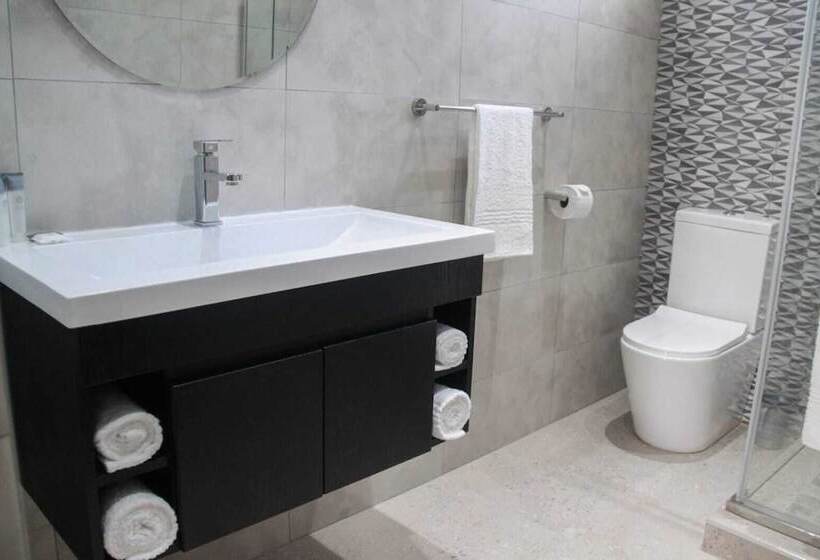 חדר דלוקס, The Cato Suites