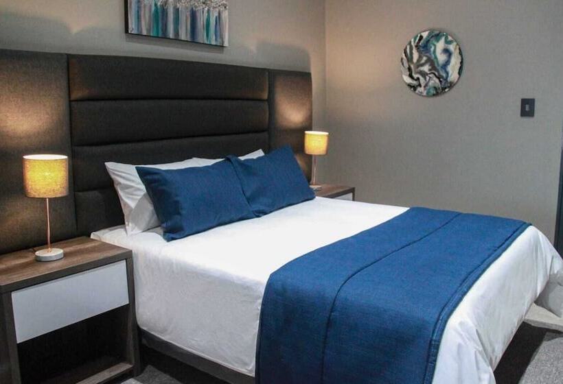 סוויטה משפחתית, The Cato Suites