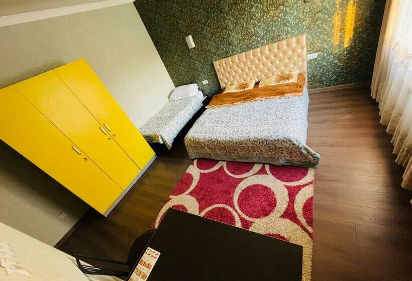 اتاق استاندارد, Sweet Home Hostel