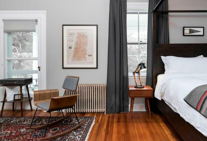 سوئیت با تخت بزرگ, Granville House