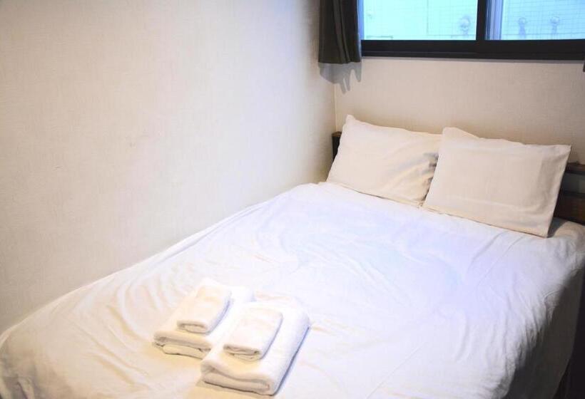 اتاق خانوادگی, Economy Hotel Upashi