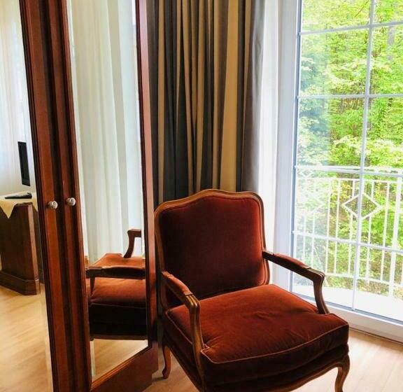اتاق استاندارد یک تخته با بالکن, Schloss Kurhotel Strobl