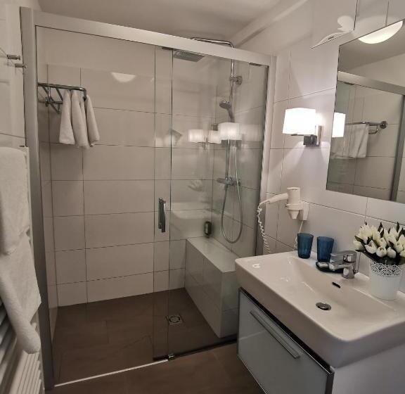 اتاق استاندارد, Schloss Kurhotel Strobl
