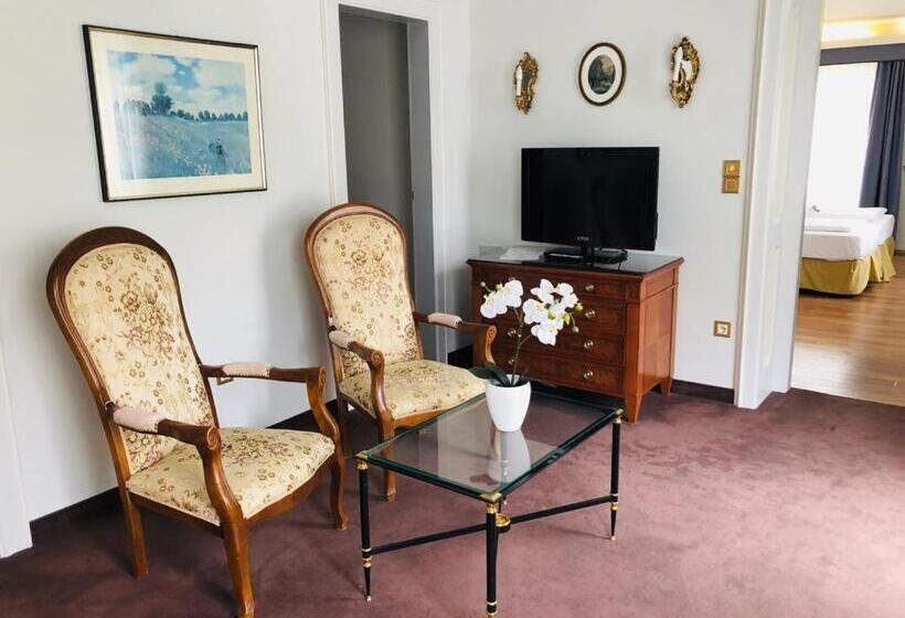 استودیو خانوادگی, Schloss Kurhotel Strobl