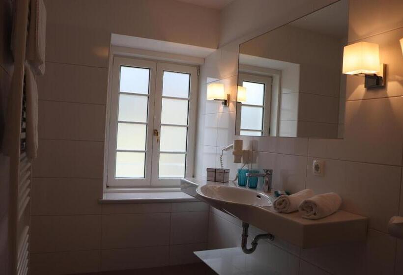 اتاق استاندارد, Schloss Kurhotel Strobl