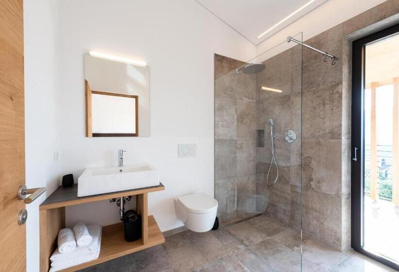 Апартаменты 1 Спальня с Видом, Villa Montis