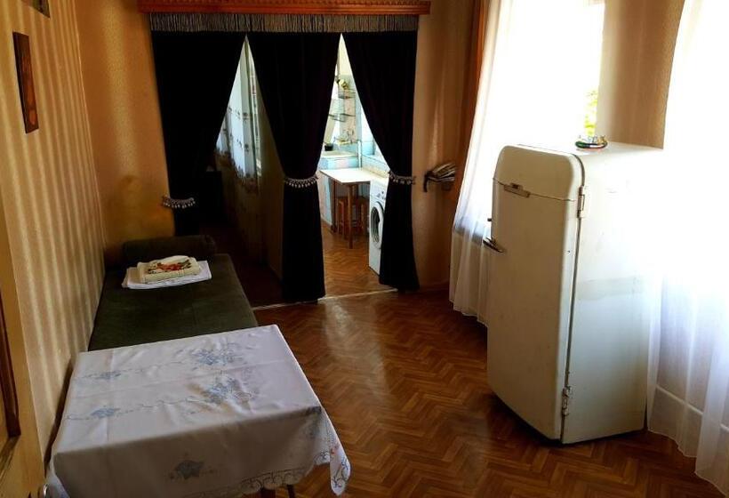 اتاق خانوادگی, Guest House Salome