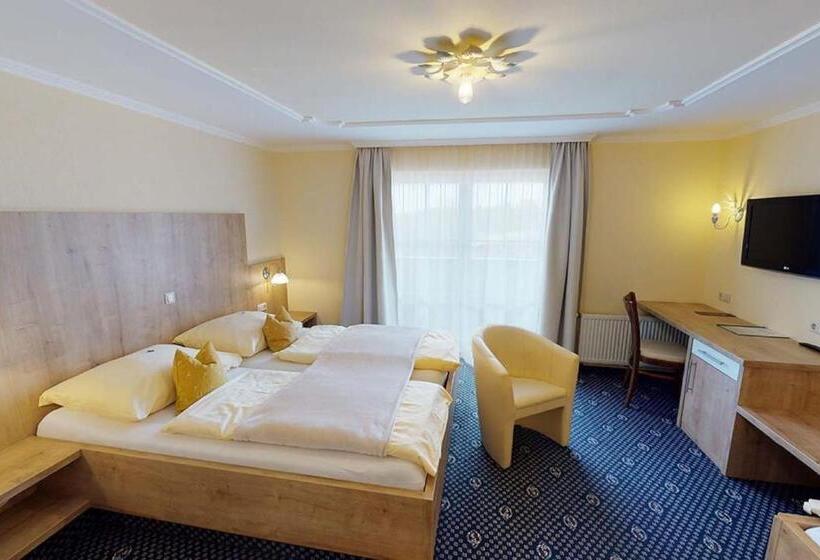 스탠다드 트리플 룸, Voralpenhotel Schmoller