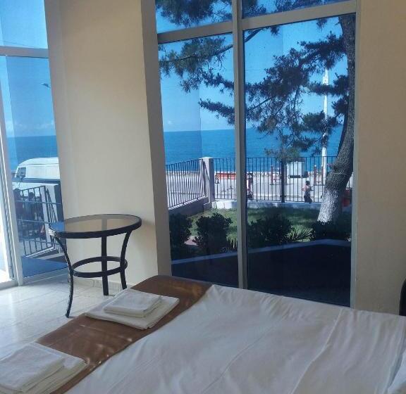 1 Bedroom Apartment Sea View, Solidarity