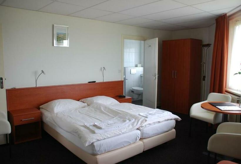 اتاق استاندارد سه نفره, T Streefkerkse Huis